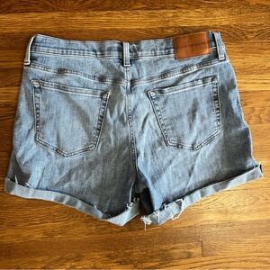 Lucky Brand mid rise Ava cutoff shorts denim 33” waist
